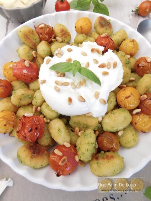 Gnocchis pesto, tomates rôties et burrata 