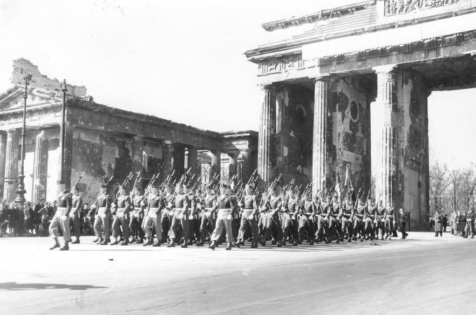 Novembre 1989,Berlin ,le capitalisme et un mur