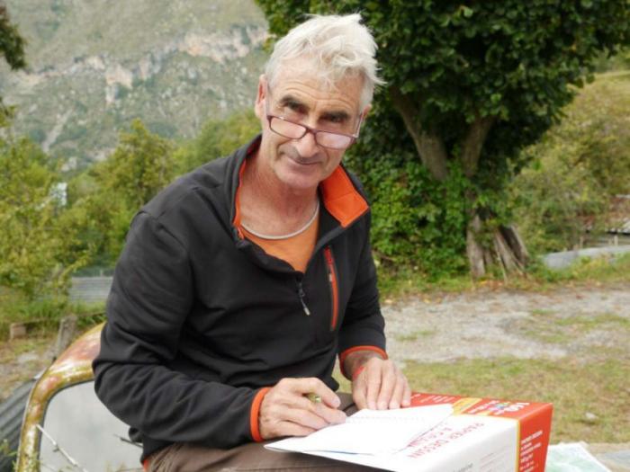 Le corps d'Hervé Gourdel, assassiné en Algérie, est arrivé en France *** Contre les commentaires islamophobes nous faisons nôtre le communiqué de l’ANPNPA