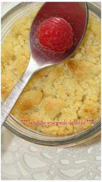 CRUMBE AUX FRAISES,FRAMBOISES