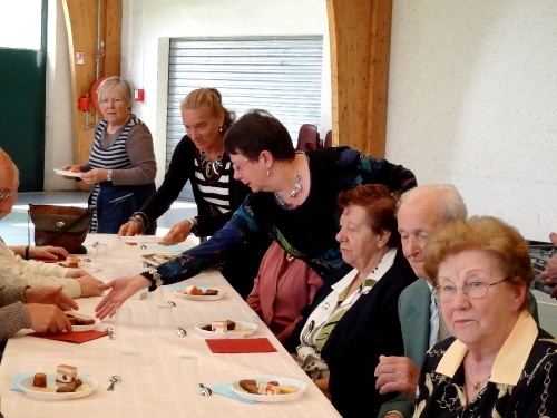 Le goûter de printemps 2012 des Aînés de Châtillon sur Seine...