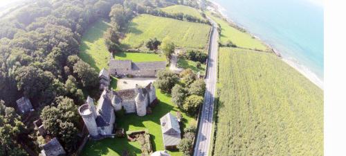 LES REMPARTS DE DUR-ECU (Manche)
