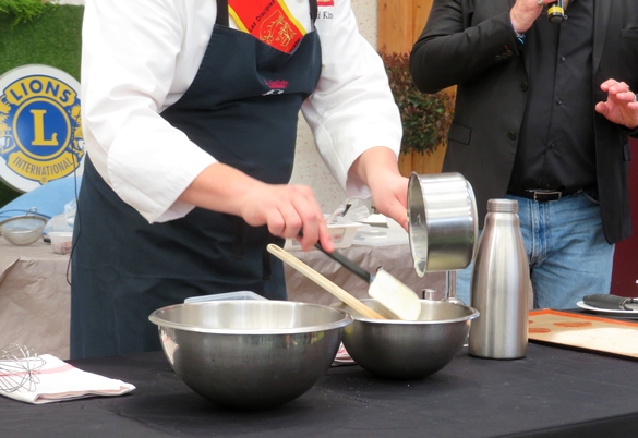 Takashi Kinoshita a démontré tout son savoir-faire au Salon Arts et Saveurs du Lions Club Châtillonnais