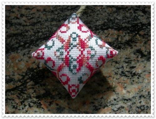 Biscornu N° 336