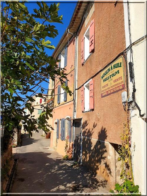 1015 - Aiguines dans le Var (83)  Suite Art.1014