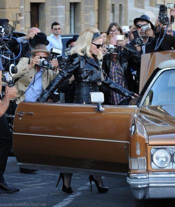 Madonna sur le tournage de la music video de Turn Up The Radio