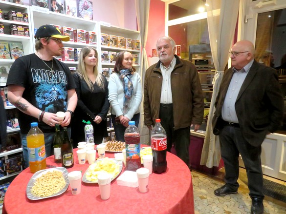 Maryline, Stéphanie et Thomas, trois jeunes artisans et artistes, ont ouvert en commun une boutique à Châtillon-sur-Seine