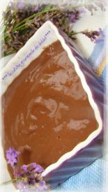 CRÈME AU CHOCOLAT À LA LAVANDE